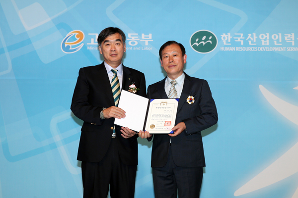 김창순 동문(전자공학과 79학번), '2014년 대한민국명장' 선정 김창순 동문(전자공학과 79학번), '2014년 대한민국명장' 선정
