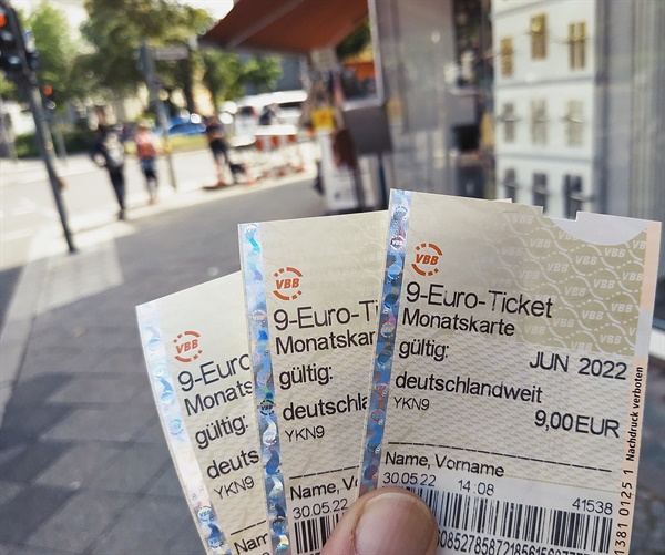 (Figure 9. 9-Euro Ticket was sold from June to August 2022 in Germany. Copyright© Ohmy News)